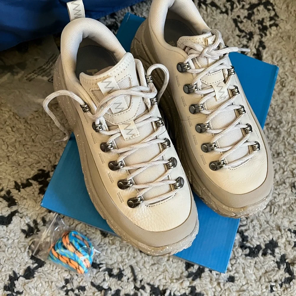 NEW Hoka Tor Summit Cream Trail Hiking Sneakers woman’s size 6 - Picture 2 of 5
